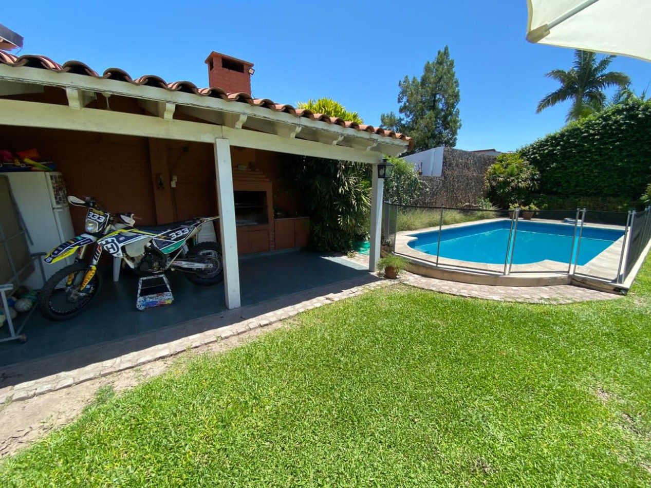 AV MATE DE LUNA 3900